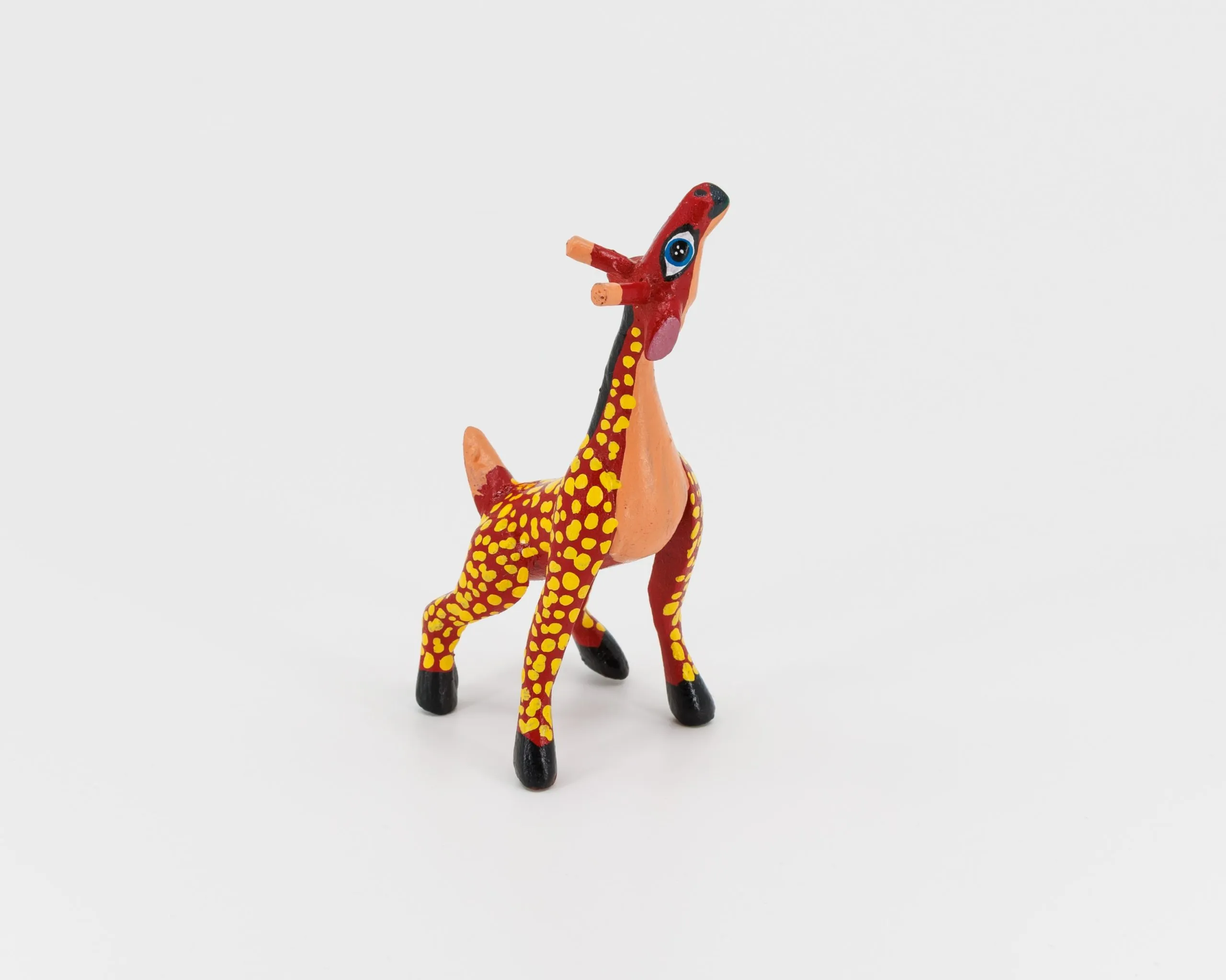 Girafe en bois​ rouge et jaune à pois – Image 2