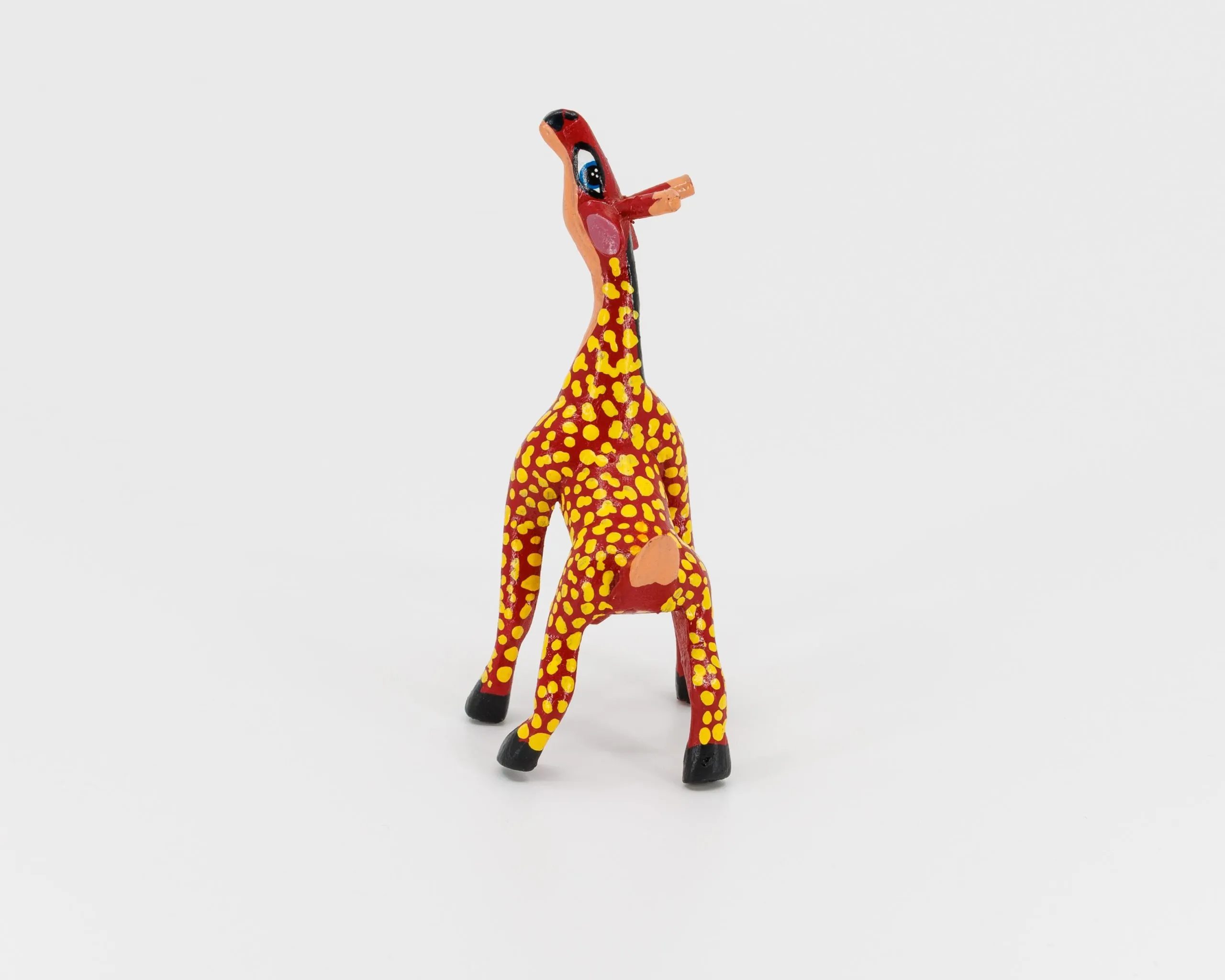 Girafe en bois​ rouge et jaune à pois – Image 4