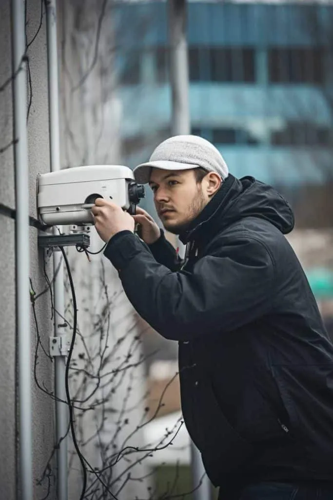 le technicien alarme le technicien alarme